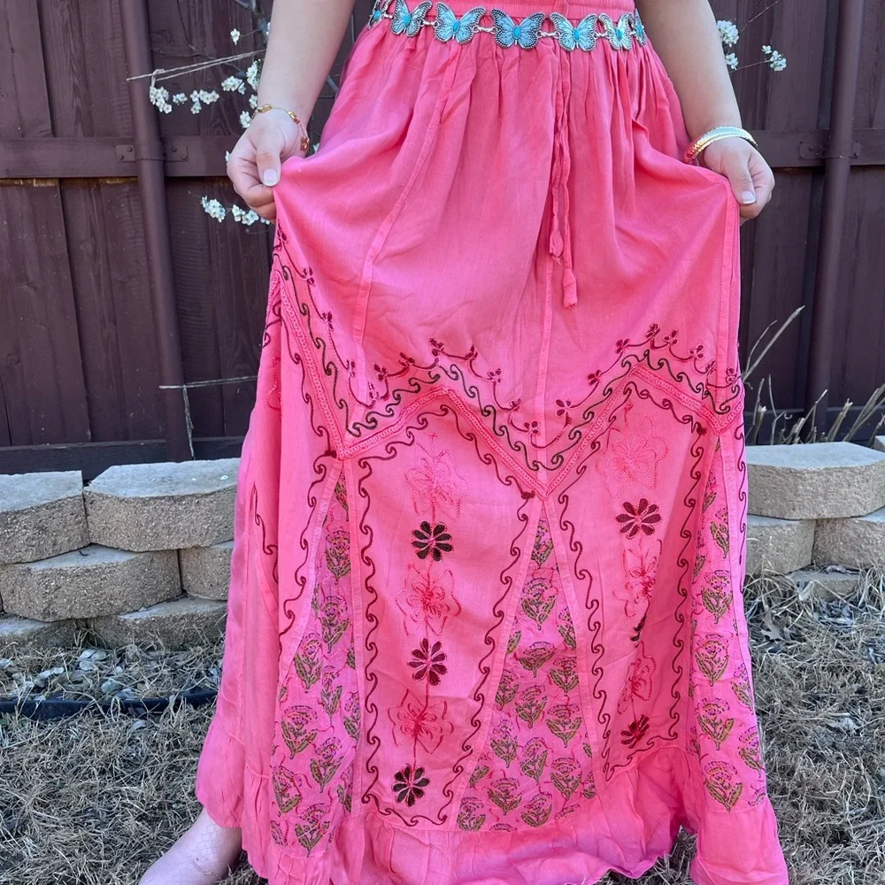 Pink Embroidered Women's Skirt - Picture 3 of 10